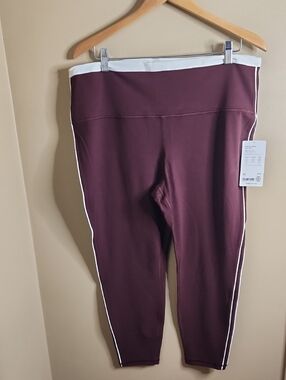 Athleta Elation Sport 7/8 Tight in Garnet & White. Size 2X. NWT.